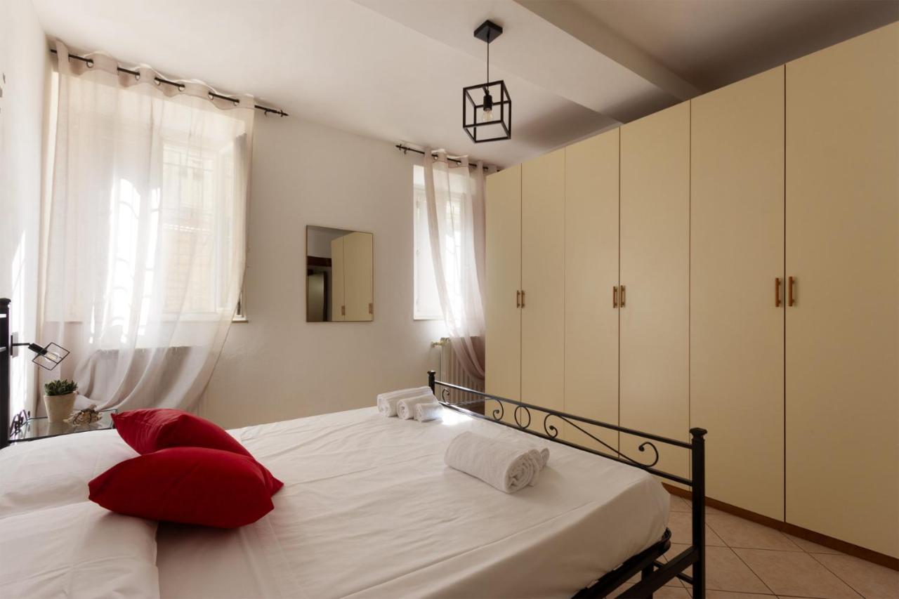 Suite Garibaldi - Smart Holiday Mantova Ngoại thất bức ảnh
